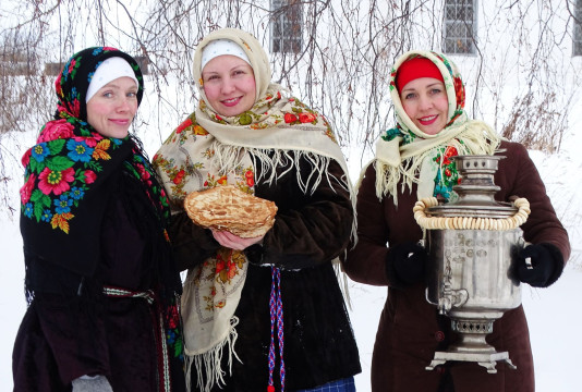«С вала покататься, да блинков наедаться» приглашает Белозерск
